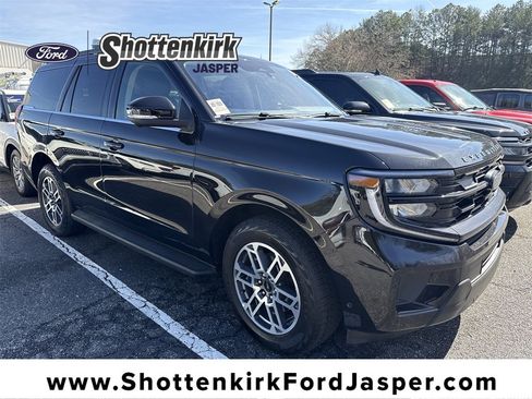 Used 2025 Ford Expedition Active image 1