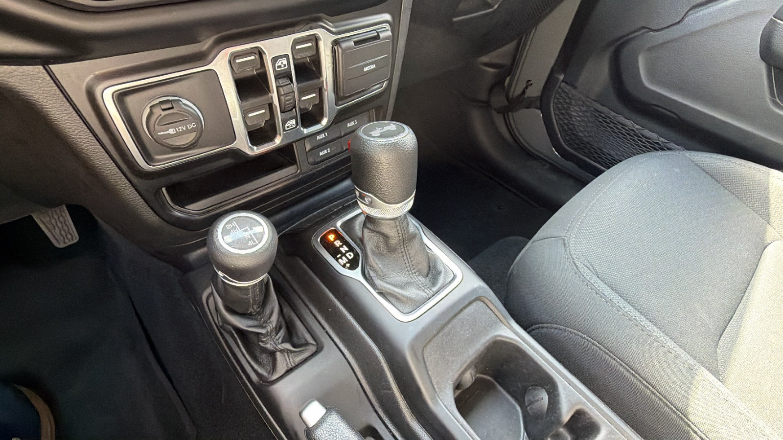 Used 2022 Jeep Wrangler Unlimited Sport AWD/4WD image 31