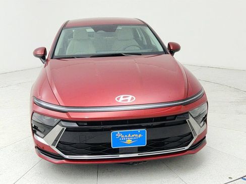Used 2025 Hyundai Sonata SEL FWD image 2