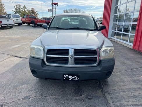 Used 2005 Dodge Dakota ST image 3