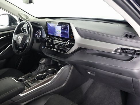 Used 2021 Toyota Highlander Platinum AWD/4WD image 9