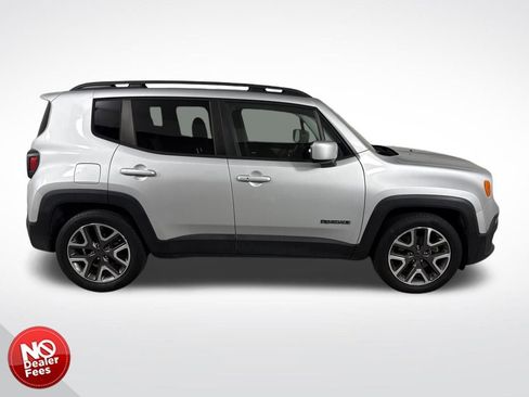Used 2017 Jeep Renegade Latitude image 2