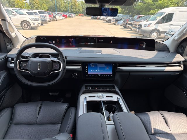 New 2027 Lincoln Navigator Reserve AWD/4WD image 16