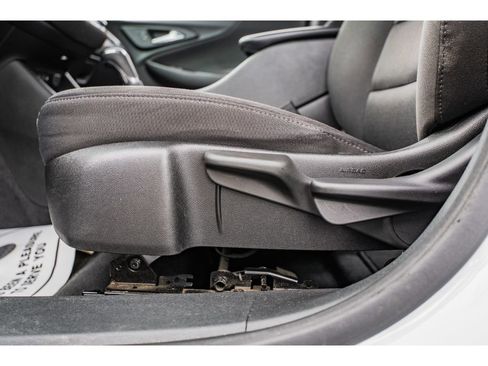 Used 2020 Chevrolet Malibu LS image 9