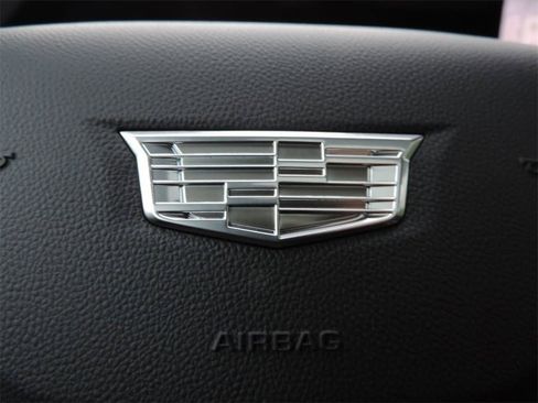 New 2026 Cadillac Optiq Luxury 2 image 23