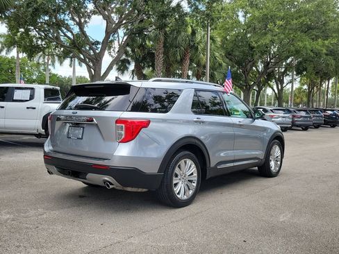 Certified 2023 Ford Explorer Limited w/ Limited Technology Package RWD image 3