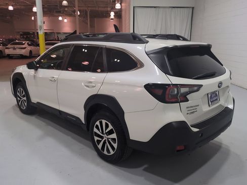Used 2024 Subaru Outback Premium AWD/4WD image 5