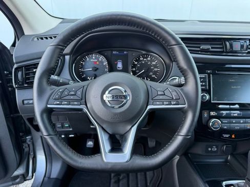 Certified 2021 Nissan Rogue Sport SV image 16