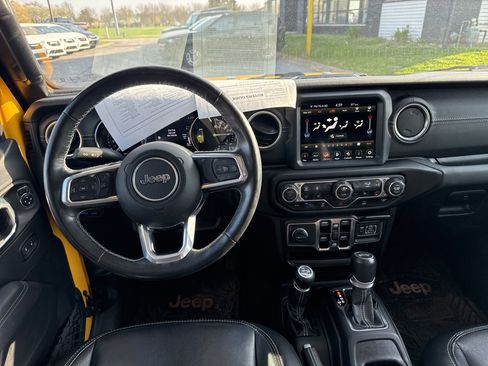 Used 2021 Jeep Wrangler Unlimited Sahara w/ Cold Weather Group image 14