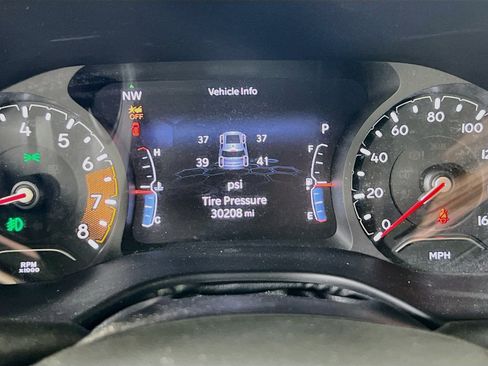 Used 2022 Jeep Compass Trailhawk AWD/4WD image 12