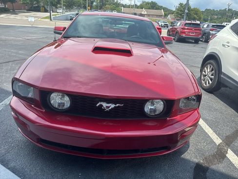 Used 2005 Ford Mustang GT Premium RWD image 2