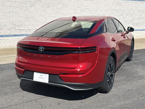 Used 2023 Toyota Crown image 7