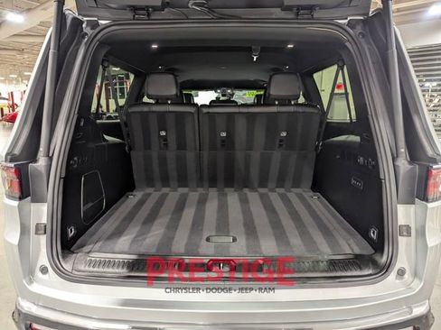 Used 2024 Jeep Wagoneer L Series II w/ Flexible Seating Group image 9