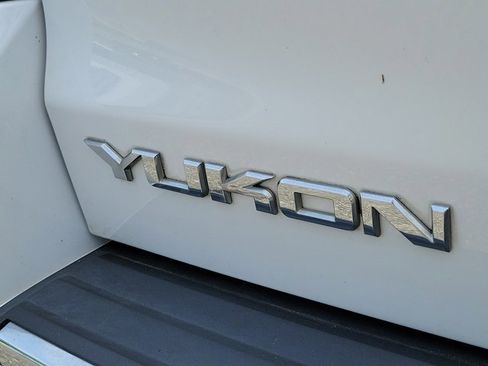 Used 2020 GMC Yukon Denali w/ Denali Ultimate Package AWD/4WD image 9