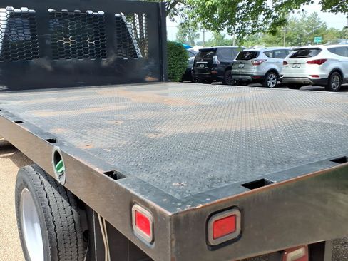 Used 2019 Ford F550 2WD Regular Cab Super Duty image 34