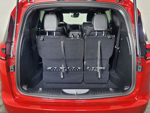 New 2026 Chrysler Pacifica Limited w/ S Appearance Package image 9