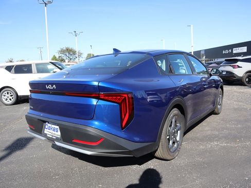 New 2025 Kia K4 LXS image 7