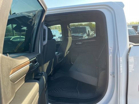 Used 2023 Chevrolet Silverado 1500 LT Trail Boss AWD/4WD image 11