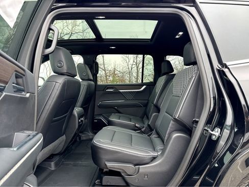 New 2026 GMC Acadia Denali w/ Super Cruise Package AWD/4WD image 8