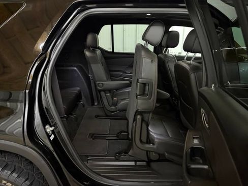 Used 2023 Chevrolet Traverse RS AWD/4WD image 22