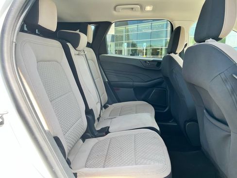 Used 2022 Ford Escape SE w/ Convenience Package FWD image 8