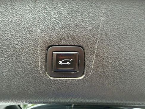 Used 2019 Chevrolet Traverse High Country AWD/4WD image 23