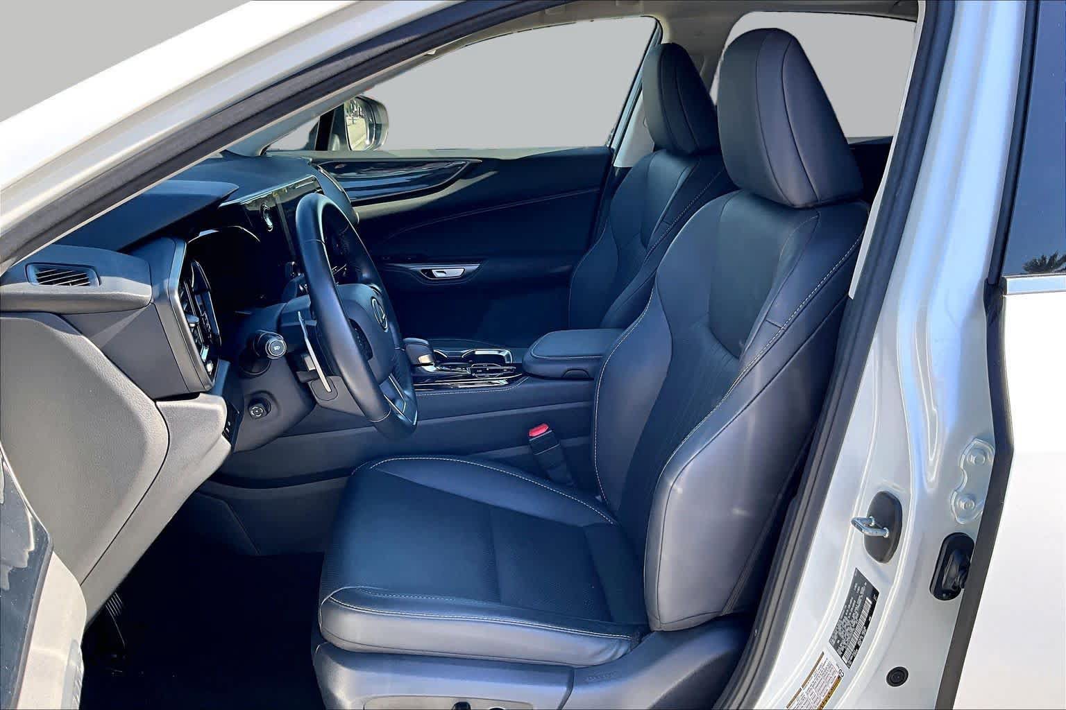 Certified 2025 Lexus NX 250 FWD w/ Accessory Package (2T) image 7