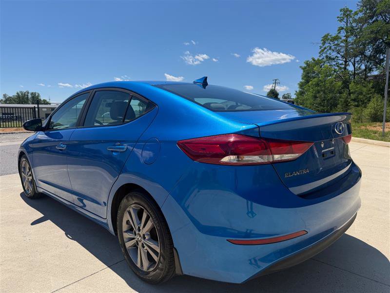 Used 2017 Hyundai Elantra SE FWD image 3