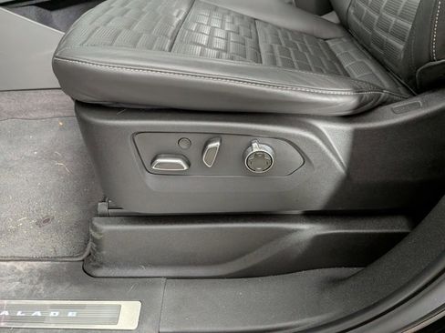 Certified 2025 Cadillac Escalade V w/ LPO, ONYX Package image 23