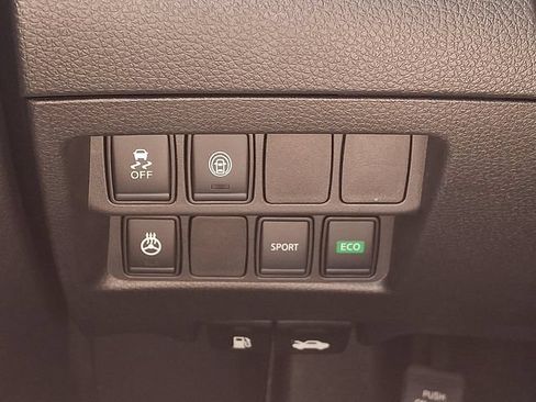 Used 2022 Nissan Rogue Sport SV FWD image 27