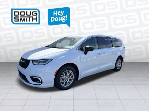 Used 2024 Chrysler Pacifica Touring-L FWD image 1