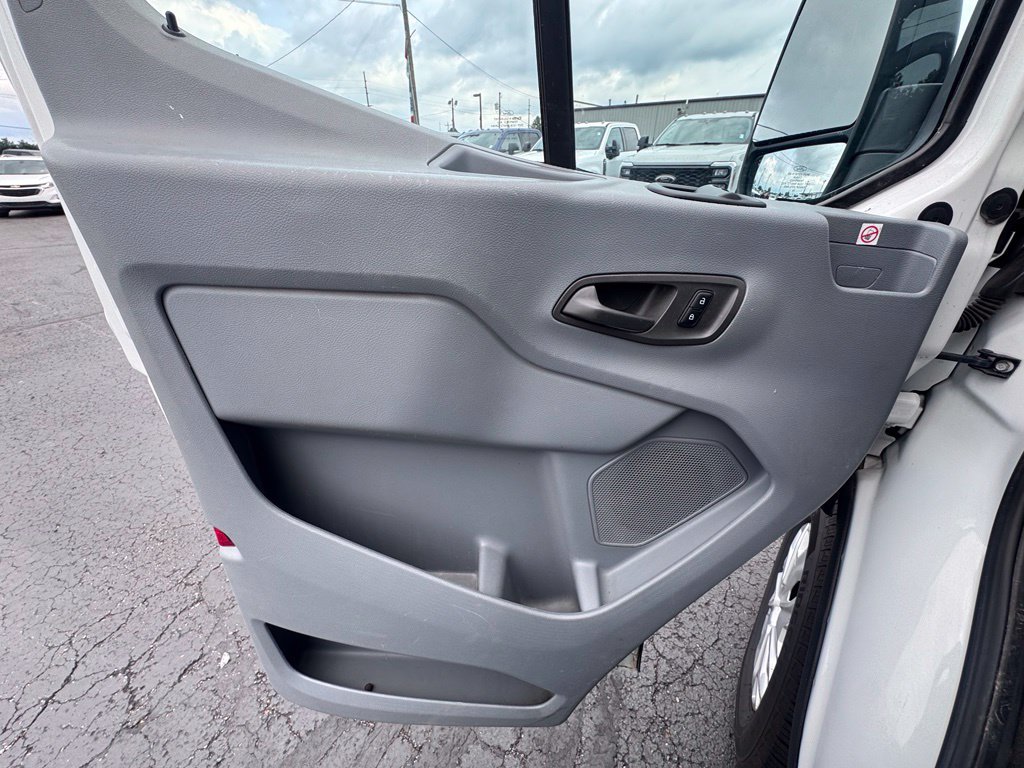 Used 2019 Ford Transit 250 148 Medium Roof RWD image 11