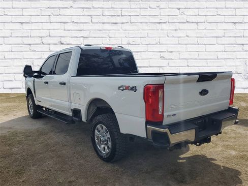 Used 2024 Ford F350 XLT image 3