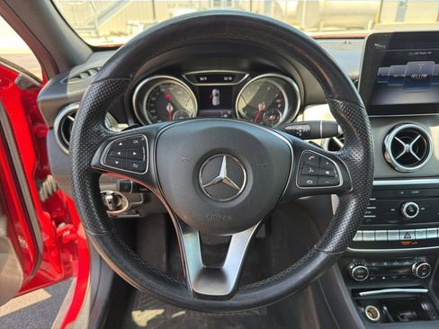 Used 2019 Mercedes-Benz GLA 250 4MATIC image 10