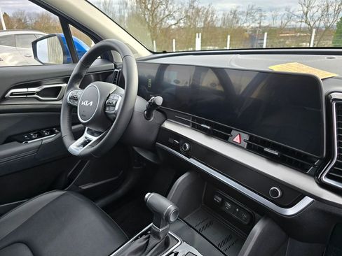 Certified 2025 Kia Sportage EX image 13