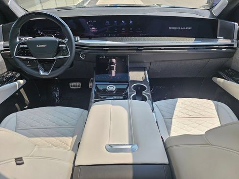 Certified 2026 Cadillac Escalade V w/ LPO, Floor Liner Package AWD/4WD image 20