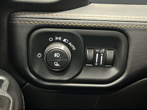 Used 2022 RAM 3500 Limited AWD/4WD image 32