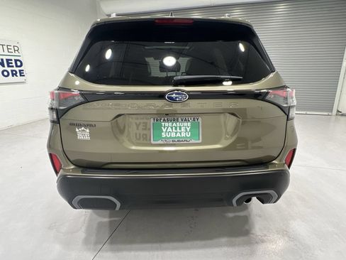 Used 2025 Subaru Forester Limited AWD/4WD image 7