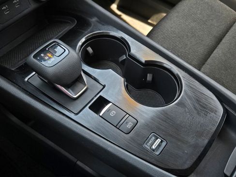 Used 2024 Nissan Rogue SV FWD image 16