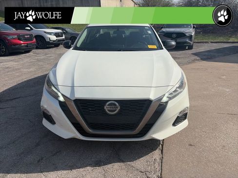 Used 2019 Nissan Altima 2.5 SR FWD image 2