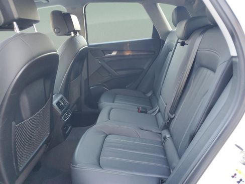 Used 2021 Audi Q5 Premium image 7
