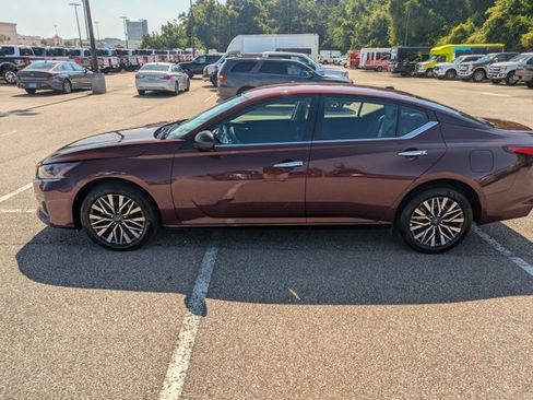 Used 2025 Nissan Altima 2.5 SV AWD/4WD image 8