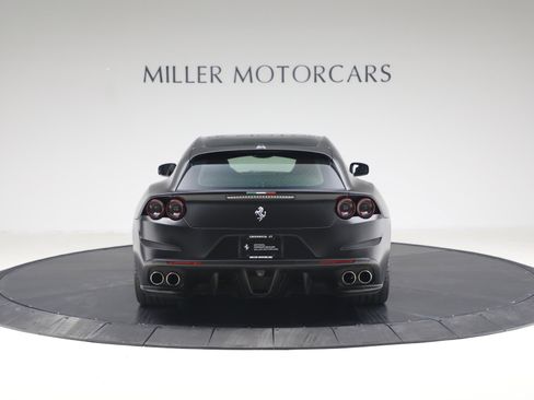 Certified 2018 Ferrari GTC4Lusso image 9