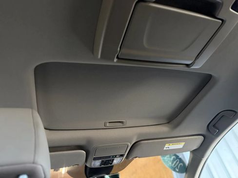Used 2023 Honda Odyssey Touring image 21