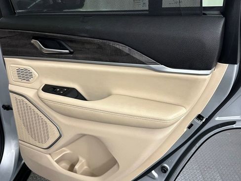 Used 2022 Jeep Grand Cherokee Limited 4xe w/ Luxury Tech Group II AWD/4WD image 32