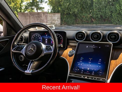 Used 2022 Mercedes-Benz C 300 4MATIC Sedan image 3