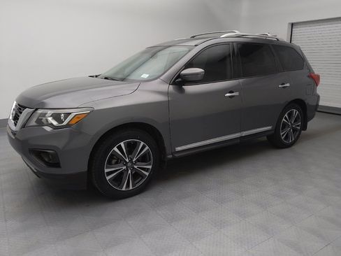 Used 2017 Nissan Pathfinder Platinum w/ Family Entertainment Package image 2