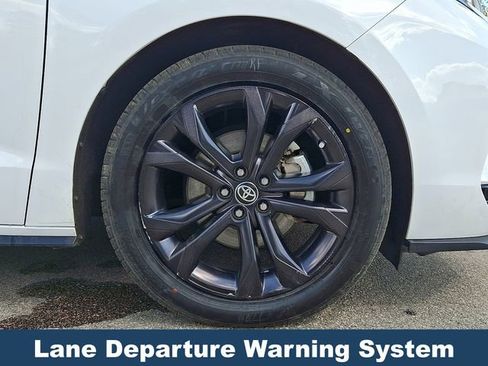 Used 2023 Toyota Sienna XSE FWD image 10