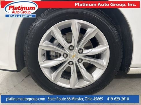 Used 2022 Chevrolet Malibu LT FWD image 41