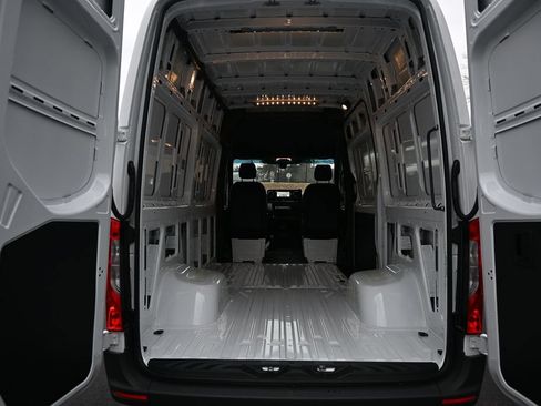 Used 2026 Mercedes-Benz Sprinter 3500 image 28